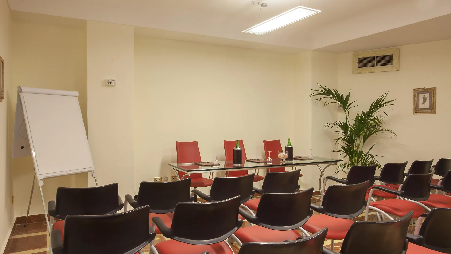 Hotel Vecchio Borgo Palermo 4*,  Italy
